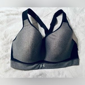 UNDER ARMOUR Racerback Sports Bra sz 38D